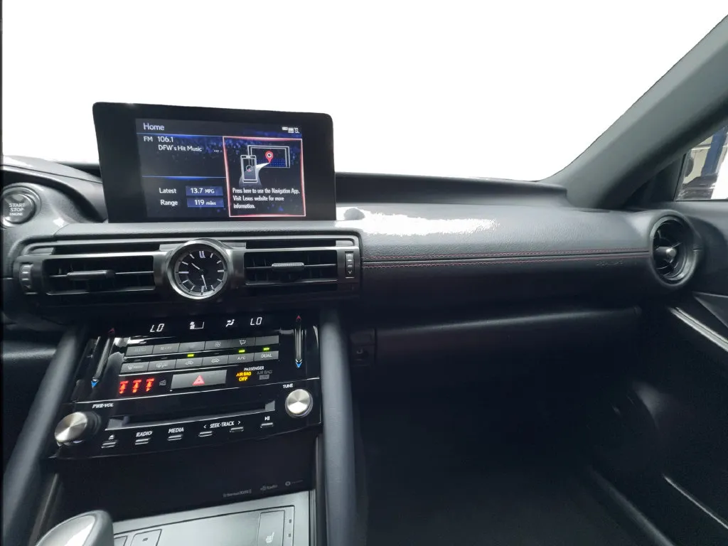 Lexus IS photo 48