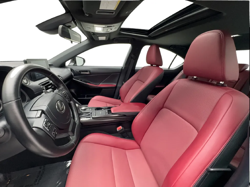 Lexus IS photo 21