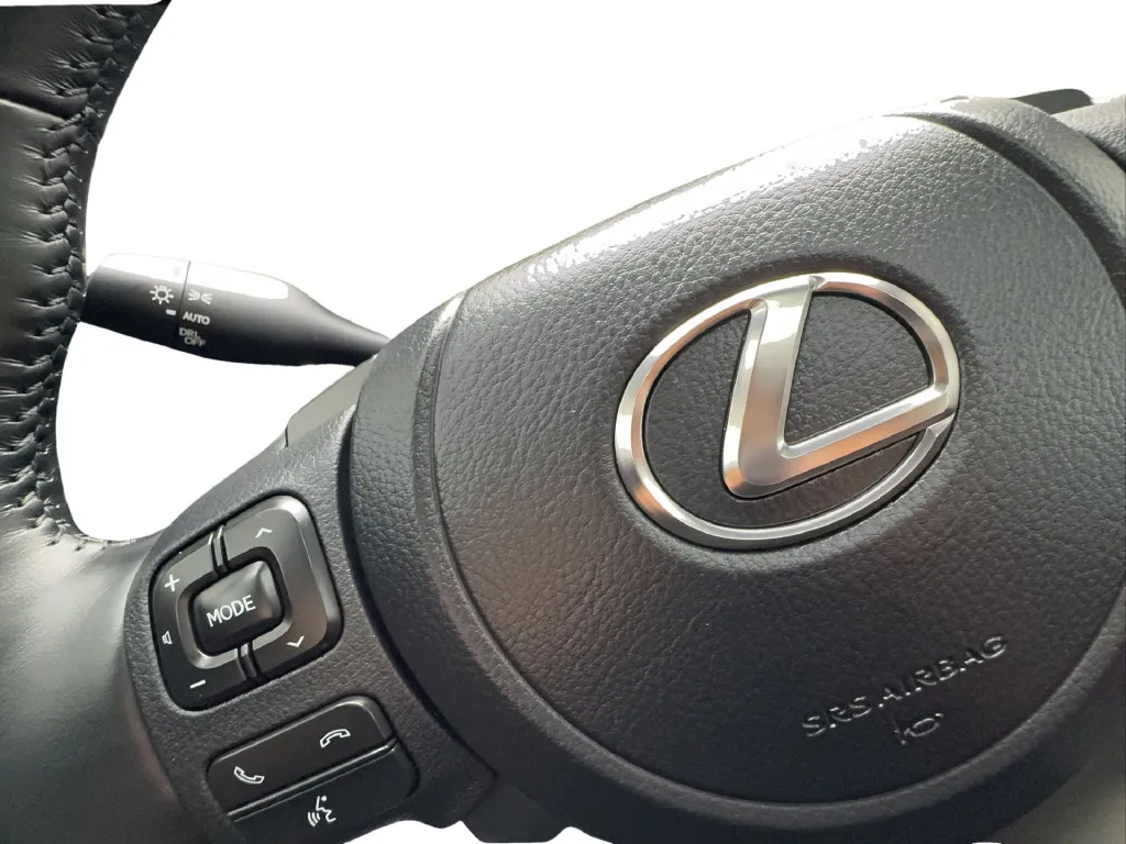Lexus IS photo 46