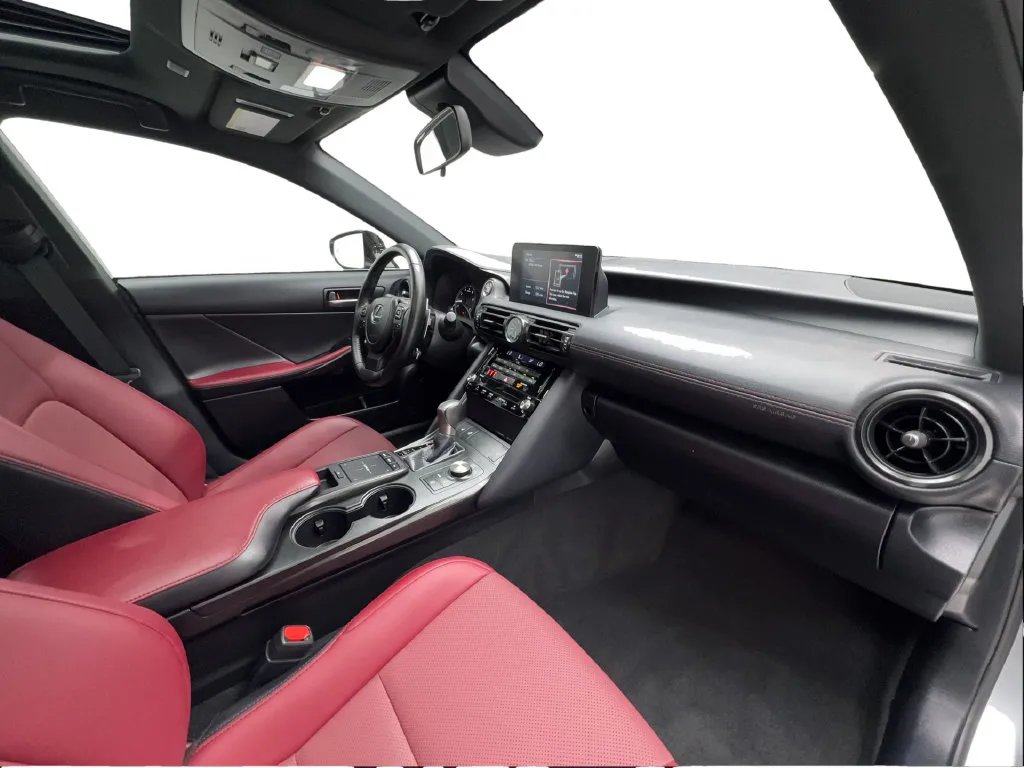 Lexus IS photo 36
