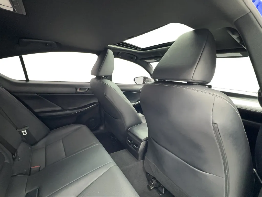 Lexus IS photo 30