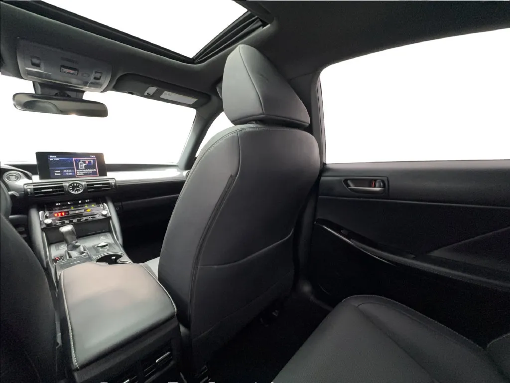 Lexus IS photo 44