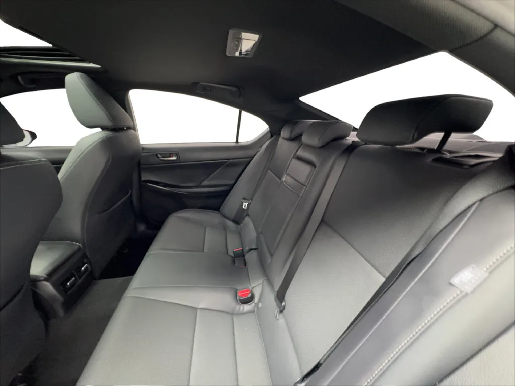 Lexus IS photo 28