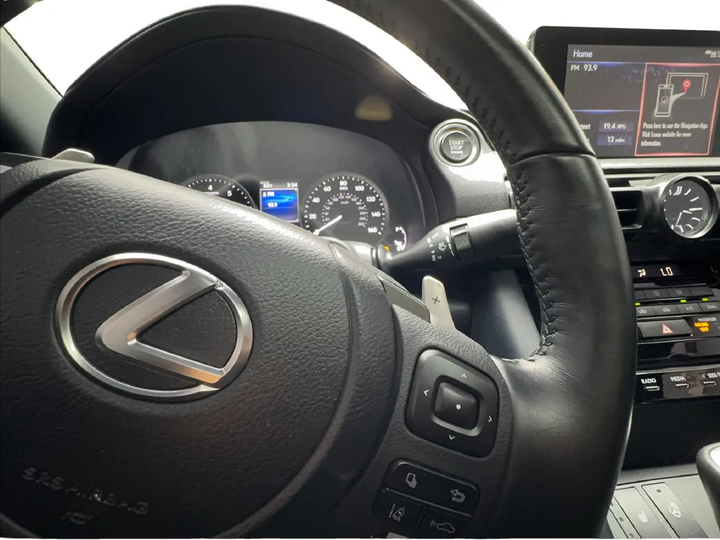 Lexus IS photo 46