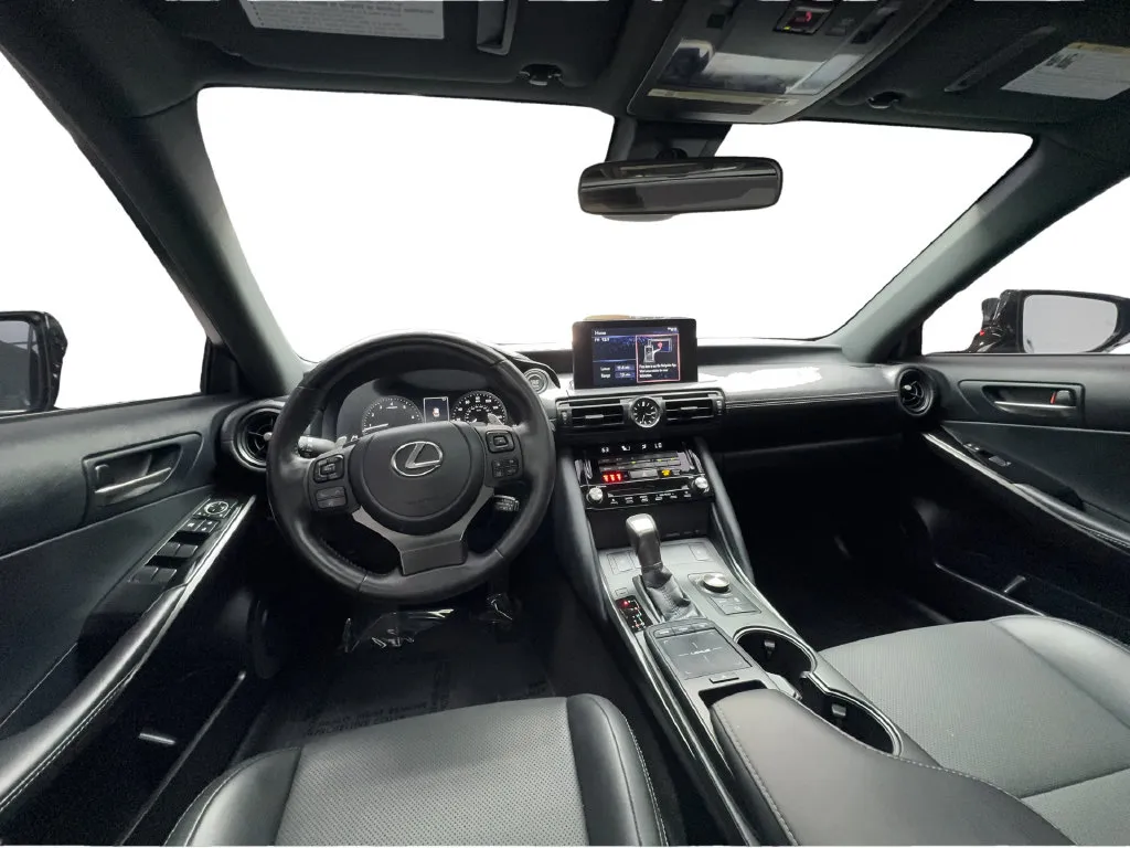 Lexus IS photo 39