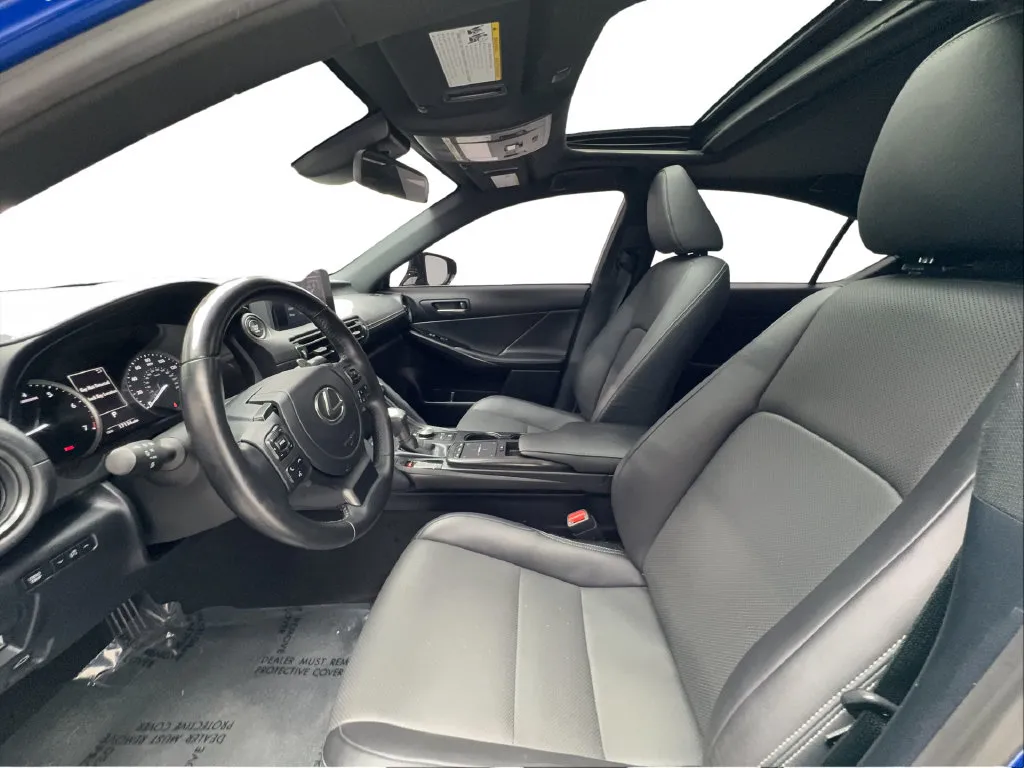 Lexus IS photo 22