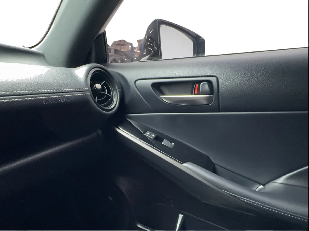 Lexus IS photo 50