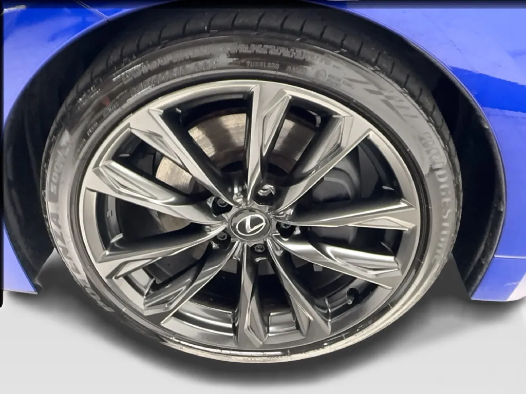 Lexus IS photo 15