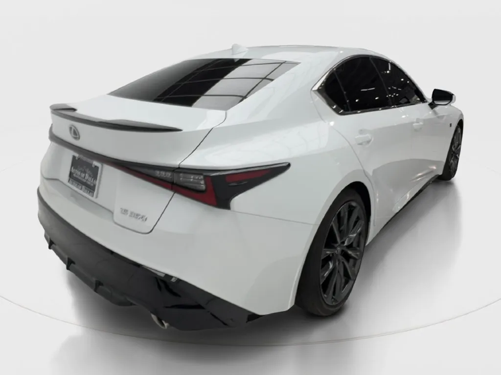 Lexus IS photo 8