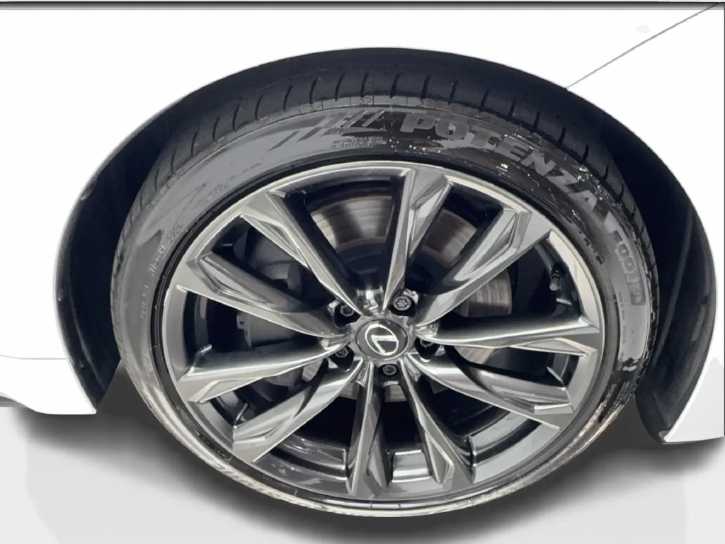 Lexus IS photo 16