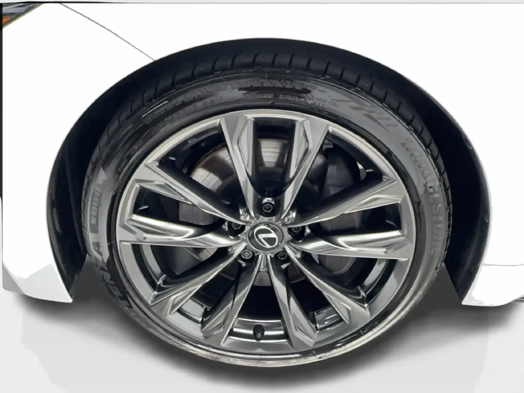 Lexus IS photo 15