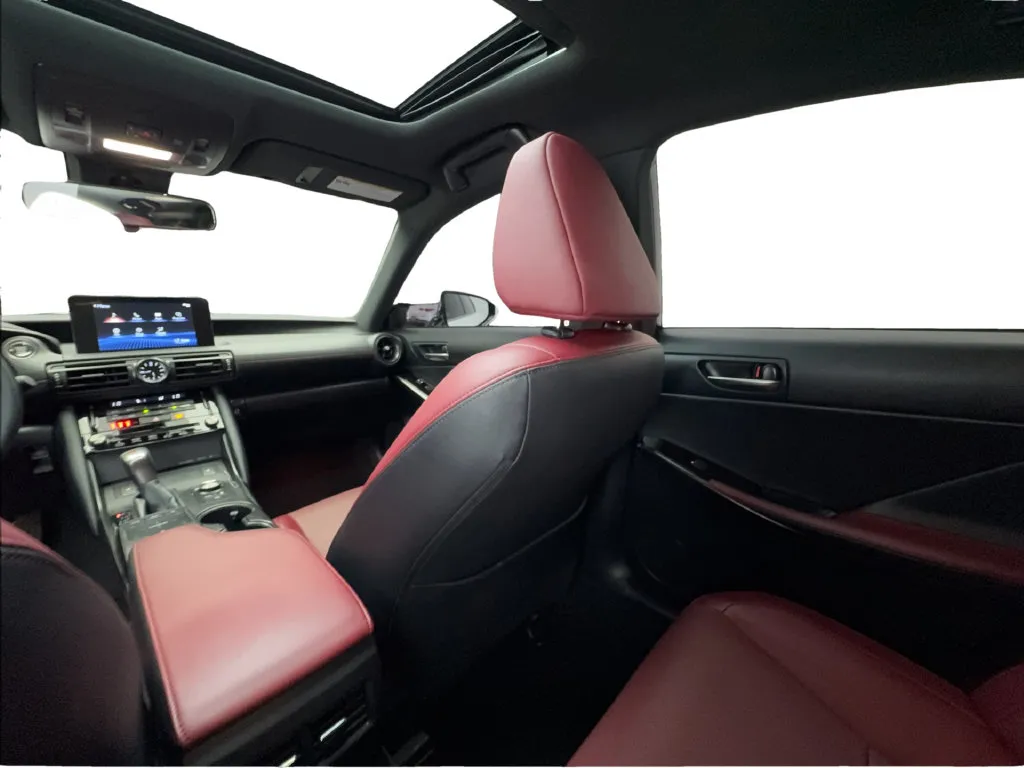 Lexus IS photo 44