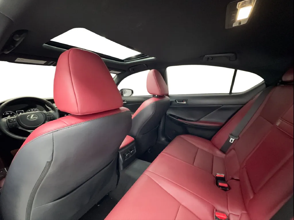 Lexus IS photo 27