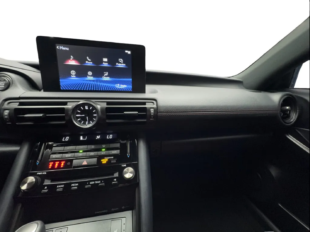Lexus IS photo 49
