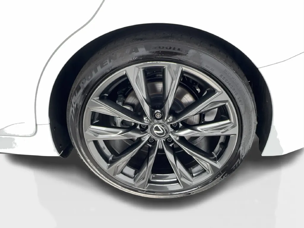 Lexus IS photo 14