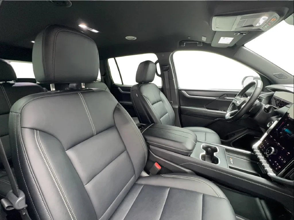GMC Acadia photo 35