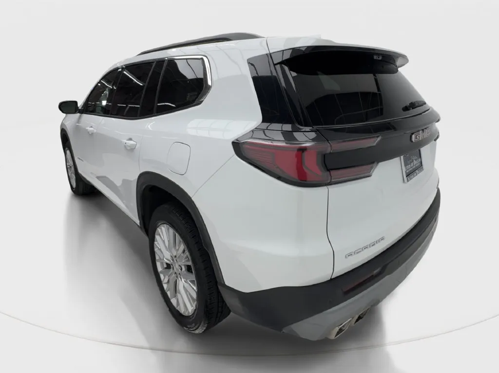 GMC Acadia photo 11