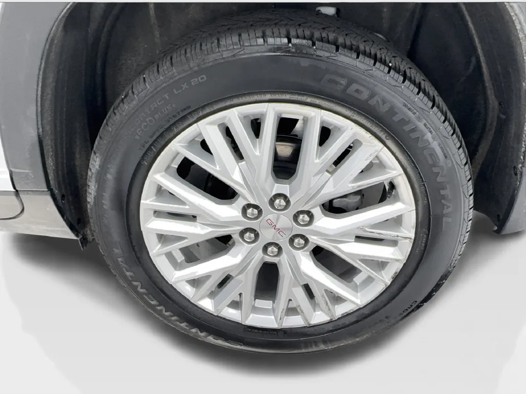 GMC Acadia photo 12