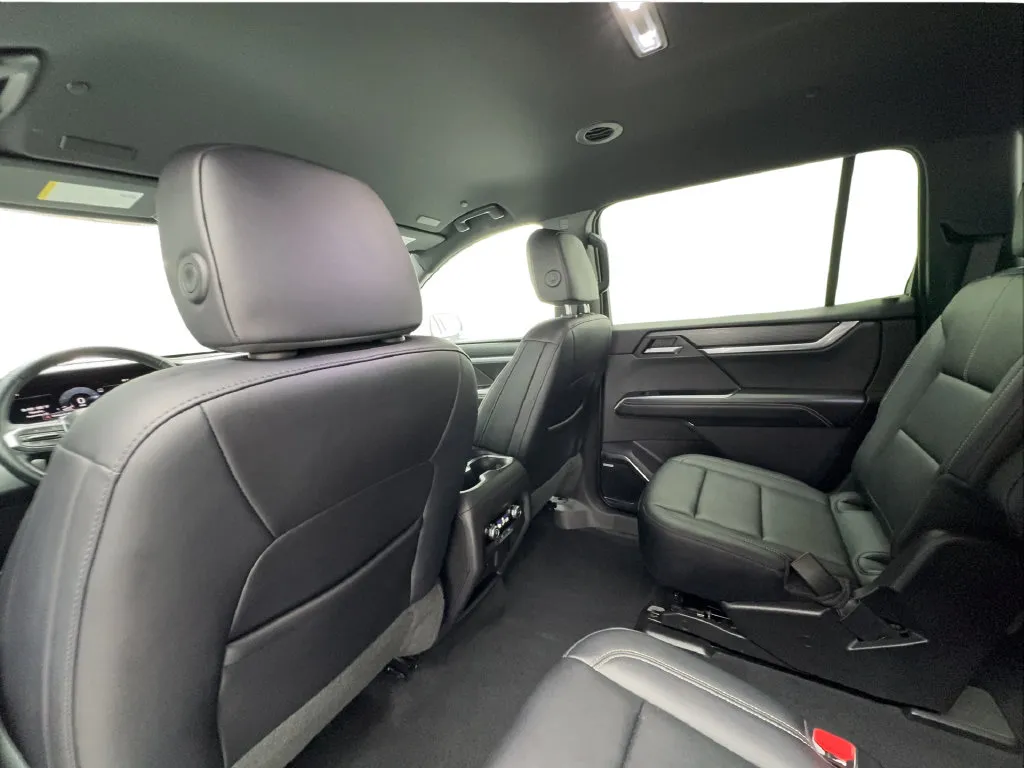 GMC Acadia photo 26