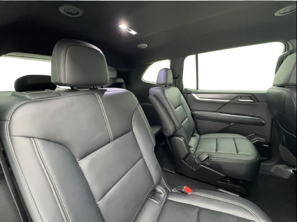 GMC Acadia photo 32