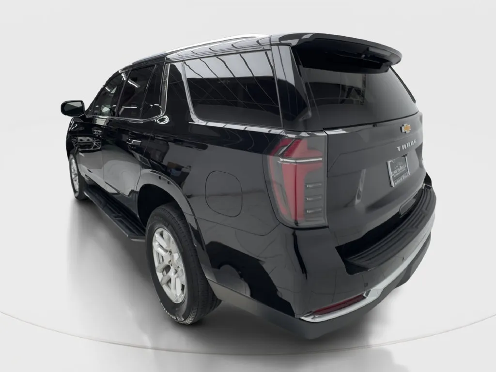 Chevrolet Tahoe photo 11