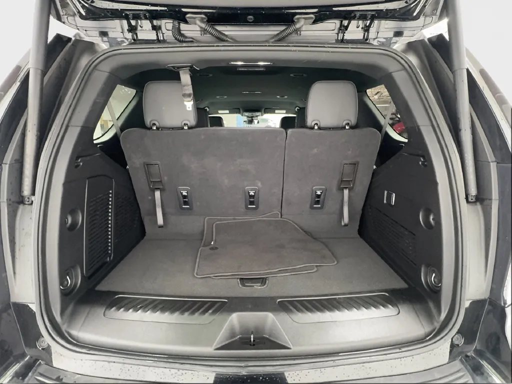 Chevrolet Tahoe photo 18
