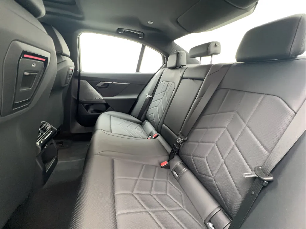BMW 5 Series photo 25