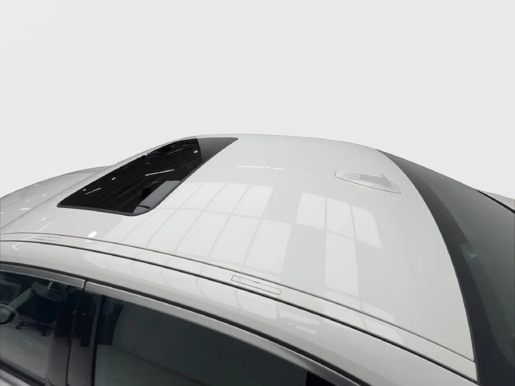 BMW 5 Series photo 11