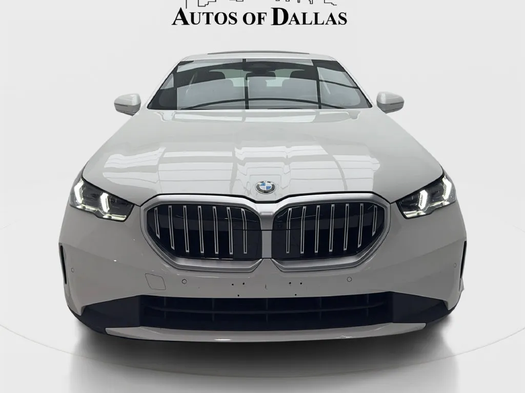 BMW 5 Series photo 3