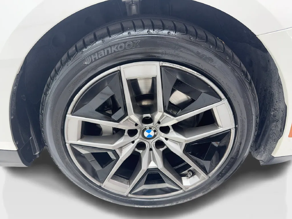 BMW 5 Series photo 16