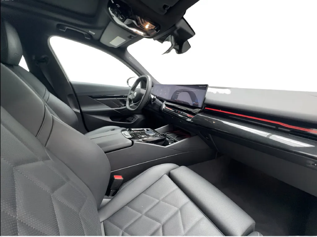 BMW 5 Series photo 30