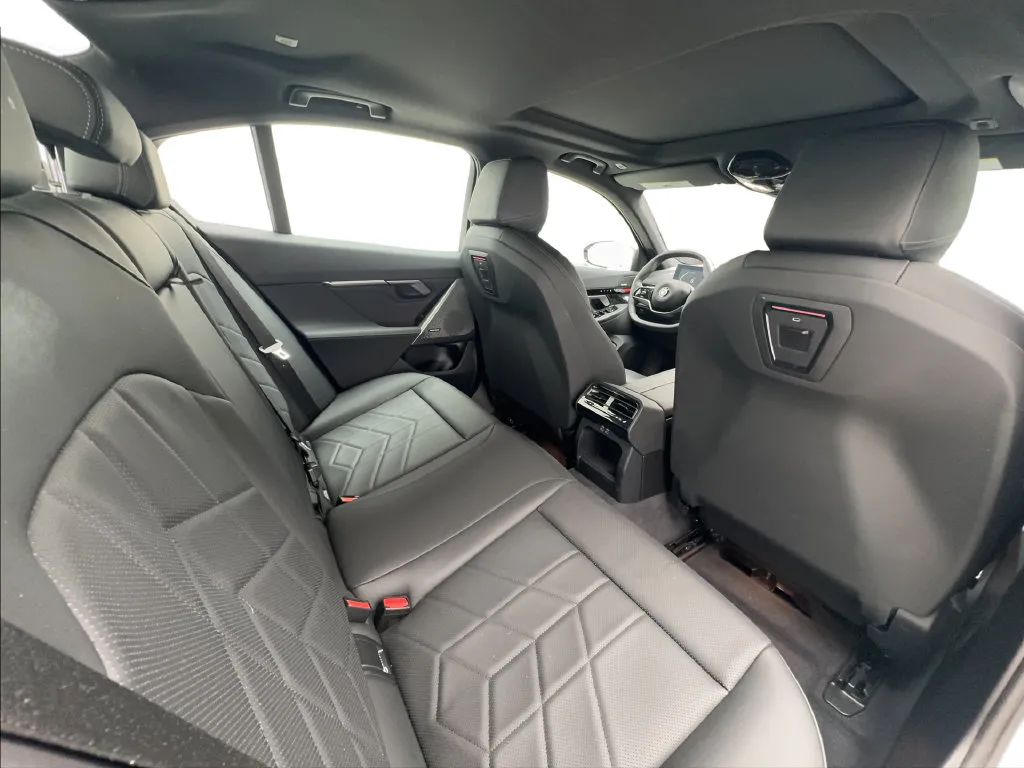 BMW 5 Series photo 27