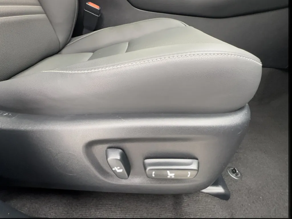 Lexus NX photo 35