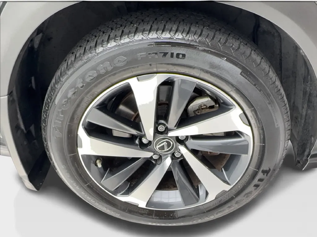 Lexus NX photo 16