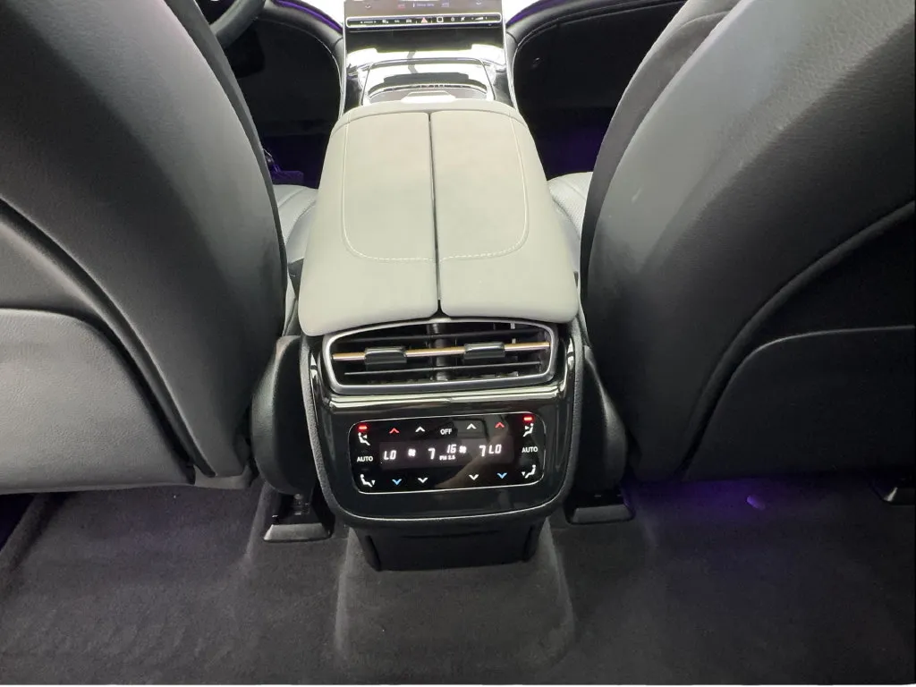 Mercedes-Benz EQS photo 39