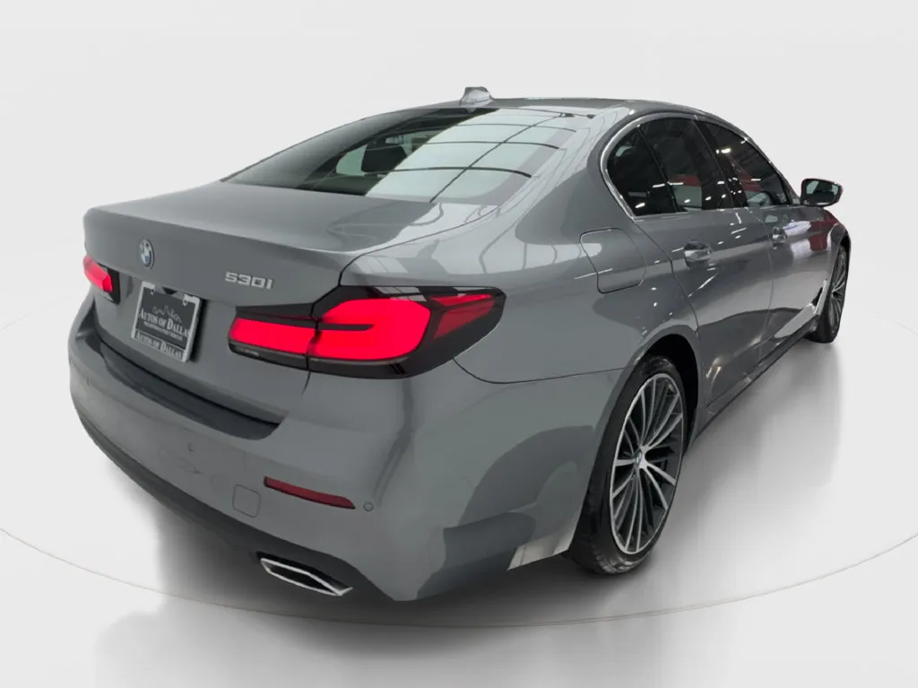 BMW 5 Series photo 8