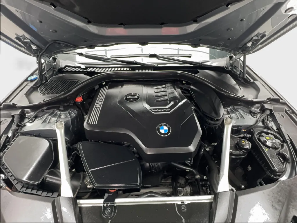 BMW 5 Series photo 37