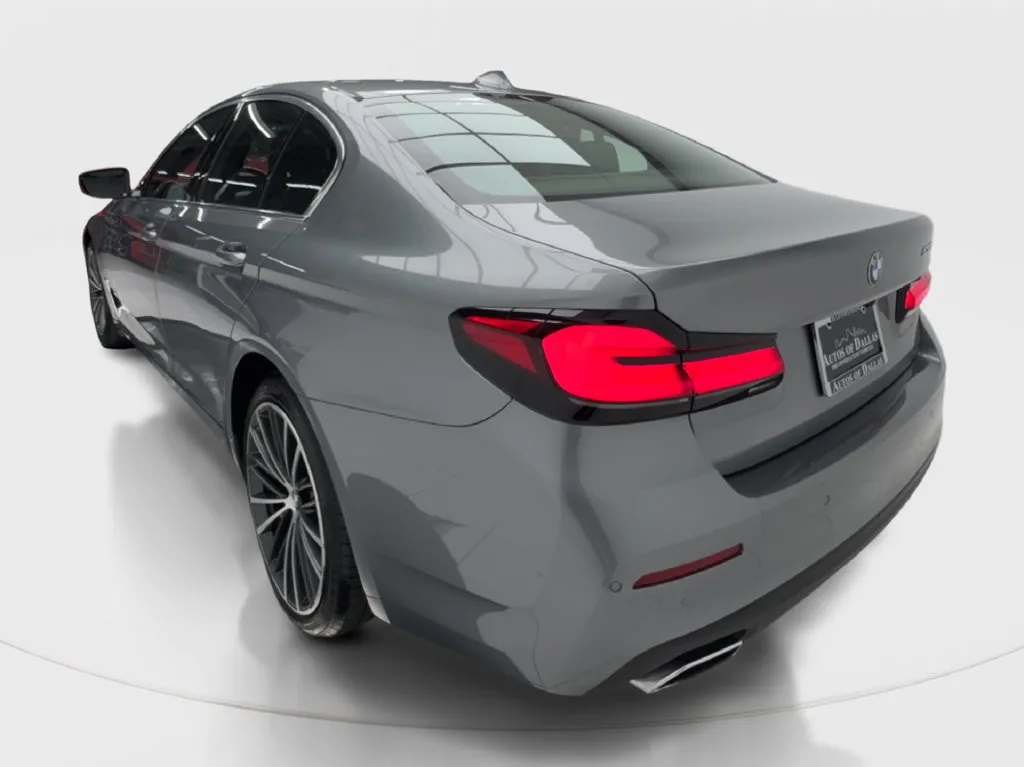 BMW 5 Series photo 11