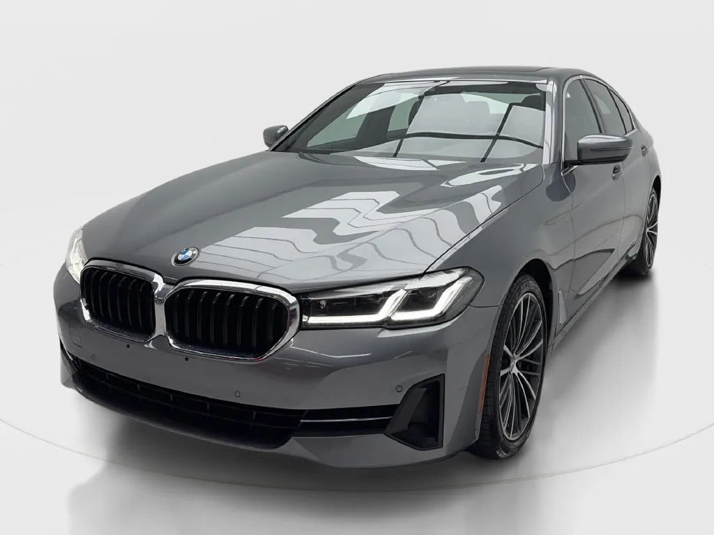 BMW 5 Series photo 5
