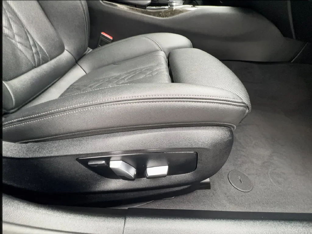 BMW 5 Series photo 34