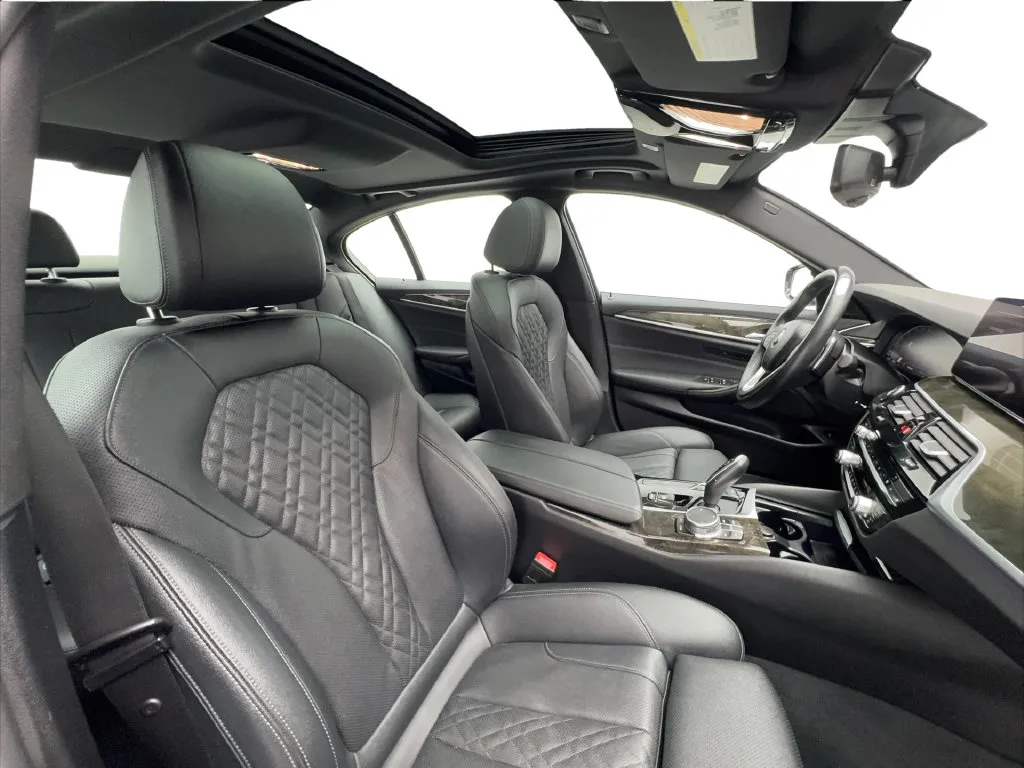 BMW 5 Series photo 33