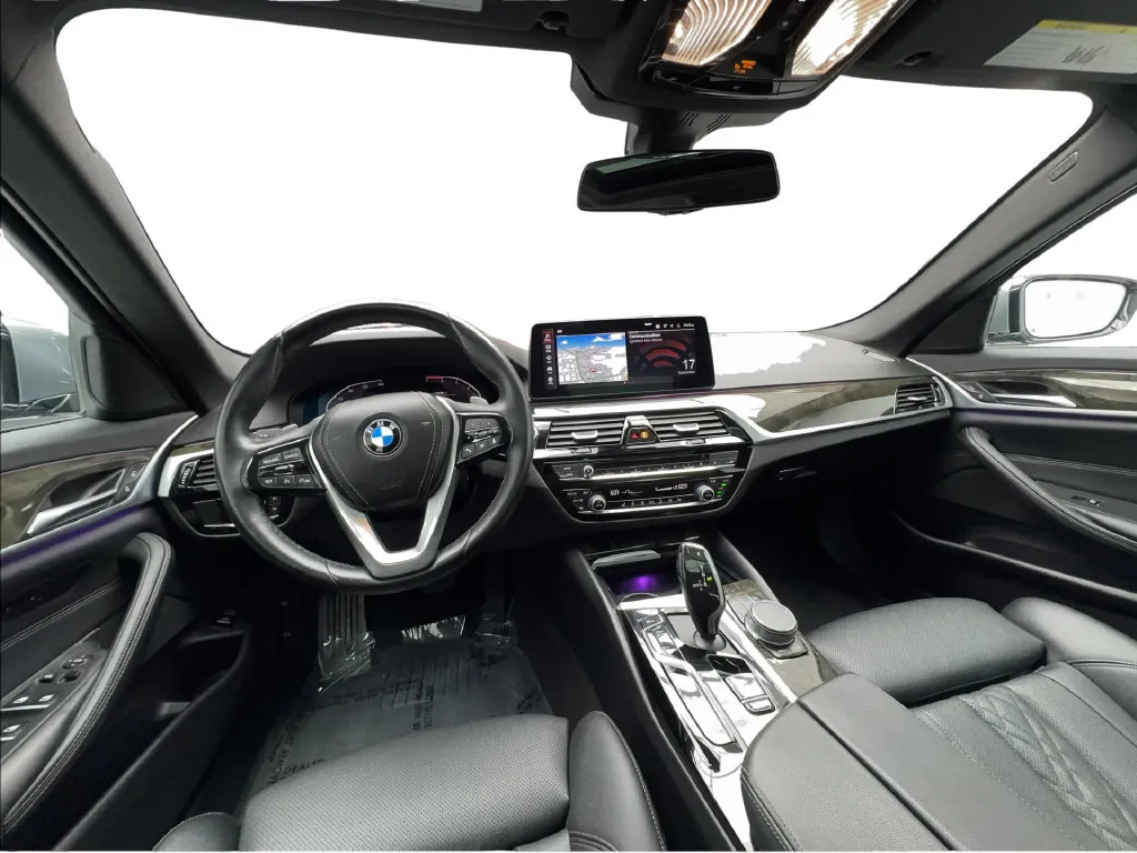 BMW 5 Series photo 39