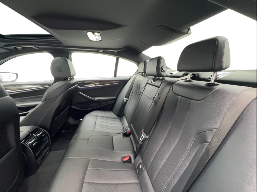 BMW 5 Series photo 27