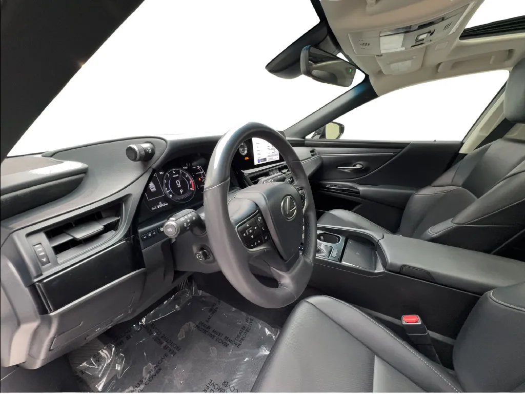 Lexus ES photo 23