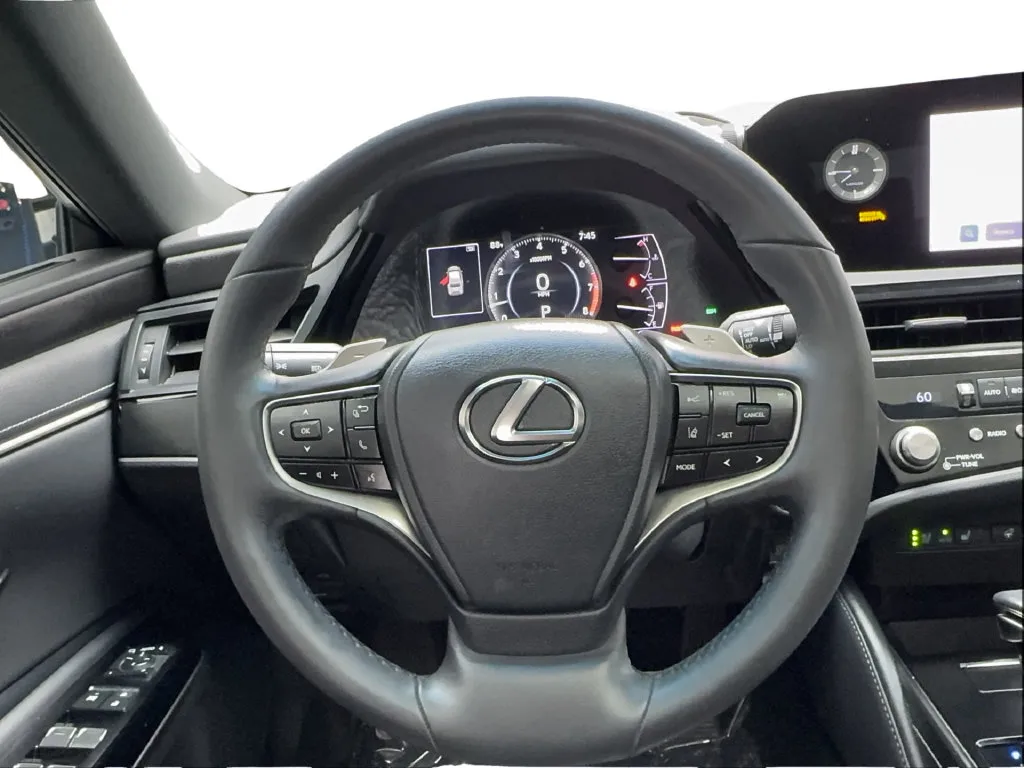 Lexus ES photo 40