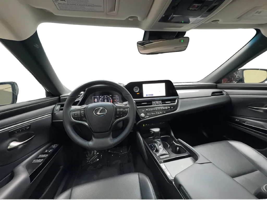 Lexus ES photo 37