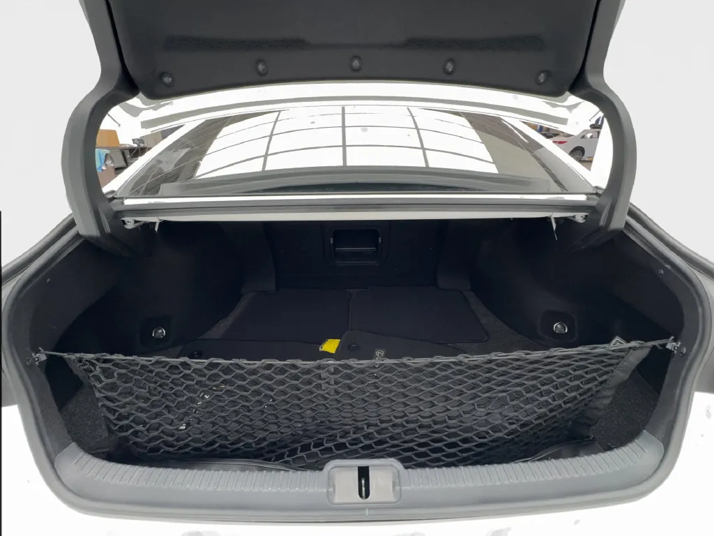 Lexus ES photo 19