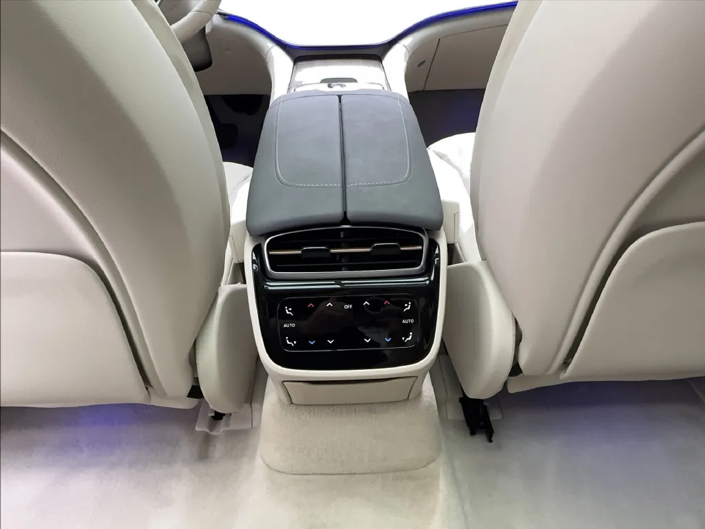 Mercedes-Benz EQS photo 41