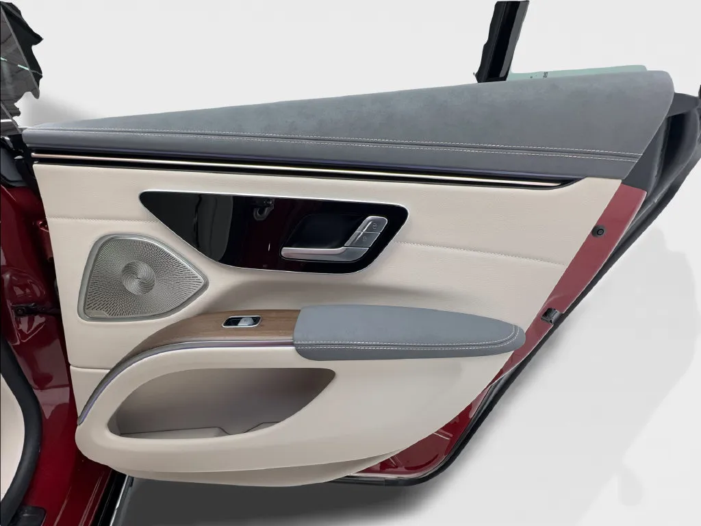 Mercedes-Benz EQS photo 30