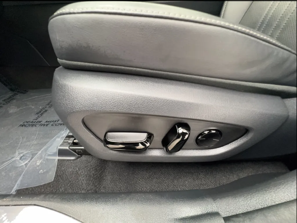 Lexus NX photo 23